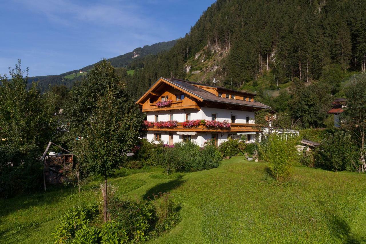 Gaestehaus Elisabeth Bed and Breakfast Mayrhofen Exterior foto
